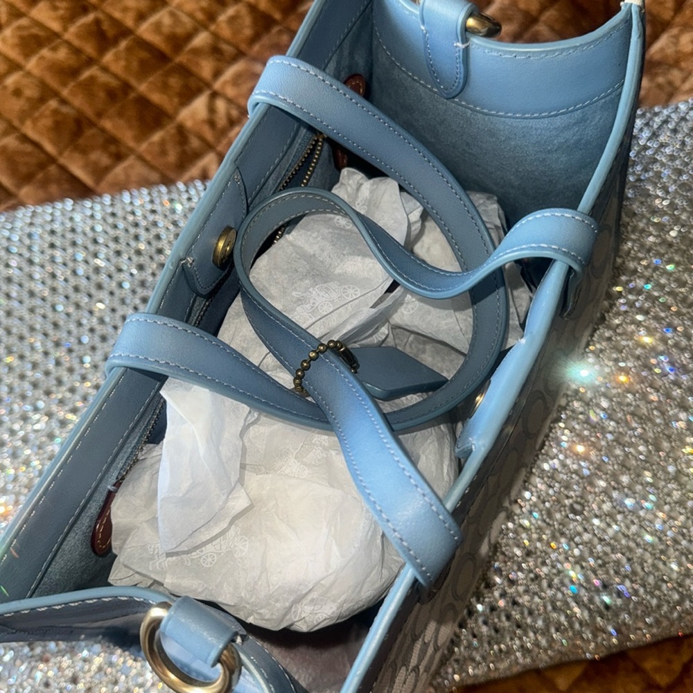 Coach Handbag In Pristine Condition. No Tags But … - image 5